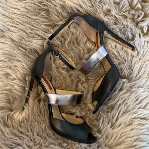 Saks Fifth Avenue heels - Picture 3 of 8